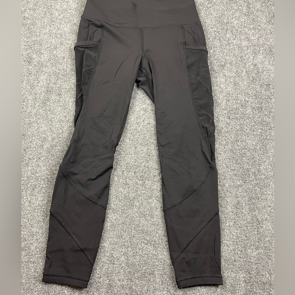 LULULEMON Women’s Black Cropped Mesh sides Leggings Size: 8